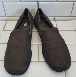BCBGMAXAZRIA Women’s Vintage Dark Gray Fabric Loafer Made in Brazil
